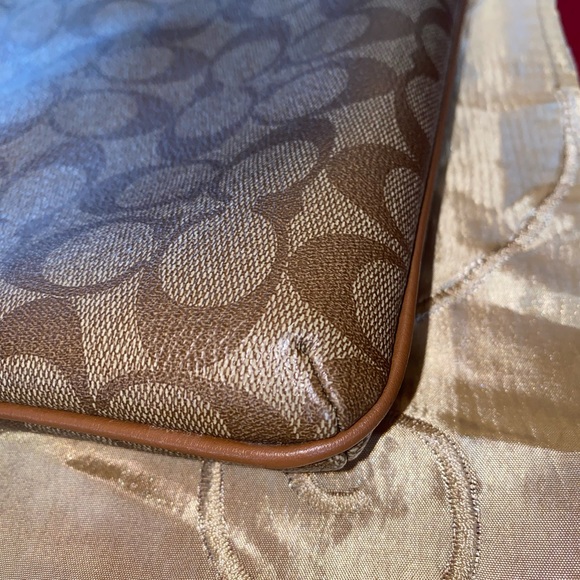 GORGEOUS🌟COACH SIGNATURE COATED CANVAS CROSSBODY 🌟GUC - CLEAN! - Picture 5 of 15